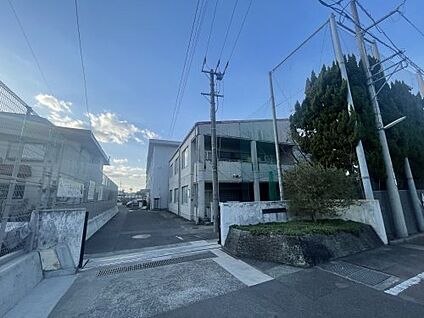 鴨川中学校 徒歩280m