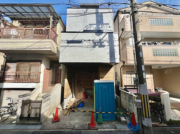 【【現地写真】】■お仕事帰りの内覧も対応可能!お電話で事前にご予約いただければ、平日のお仕事帰りのご案内も対応可能です。お客様のご都合に合わせて柔軟に対応いたします!現地(2025年11月)