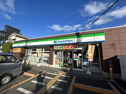 ファミリーマート高槻天川新町店 約342ｍ(徒歩5分)