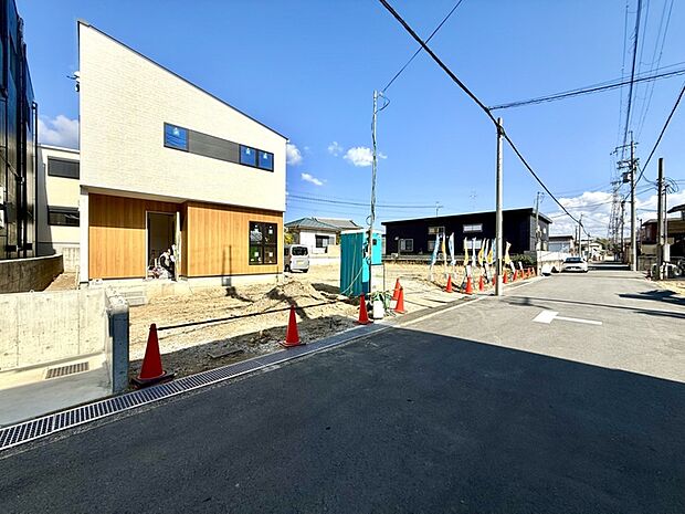 【【現地写真】】■当社では、お客様のライフスタイルに合った自由設計にも対応可能です。間取りから内装デザインまで、ご希望に沿った「理想の住まい」づくりをお手伝いします！現地（2026年2月）撮影