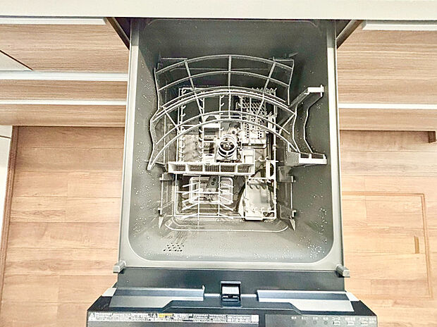 【食洗機】ビルトインの食器洗乾燥機で忙しいママの家事ををサポートします。