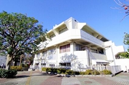 新町図書館  約210ｍ