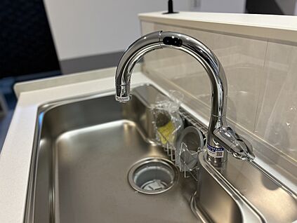 標準掃除のタッチレス水栓