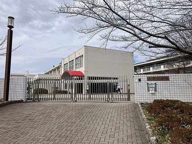 北部小学校
