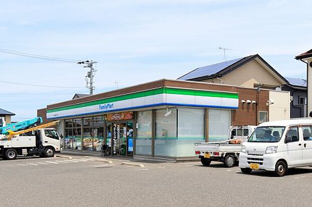 ファミリーマート 遠賀松の本六丁目店