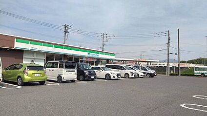 ファミリーマート 八幡学研台店 徒歩3185m