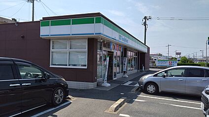 ファミリーマート 遠賀水巻吉田店 徒歩1489m
