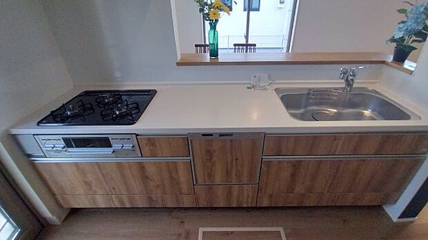 【キッチン】同仕様物件の設備・仕様の写真です。実際とは異なる場合があります。