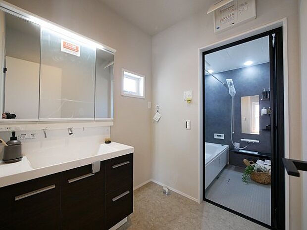 【洗面化粧台】同仕様の設備・仕様の写真です。実際とは異なる場合があります。