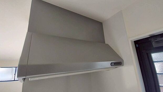 【レンジフード】※同仕様物件の設備です。実際とは異なる場合があります。