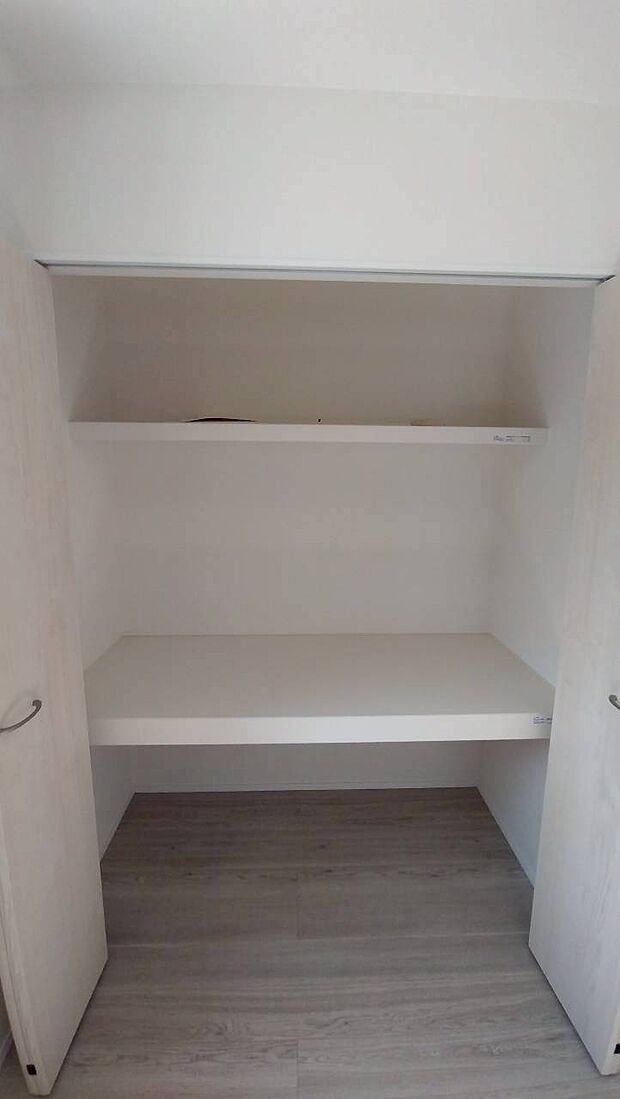 【押し入れ】同仕様物件の設備・仕様写真です。実際とは異なる場合があります。