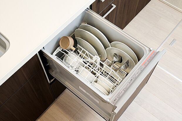 【食器洗浄乾燥機（施工例）】家事がはかどり、食後もゆっくり過ごせます。