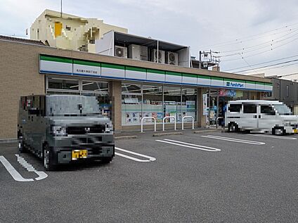 ファミリーマート名古屋大幸四丁目店 270ｍ(徒歩7分)