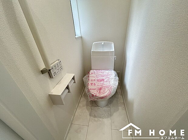 【■施工例トイレ写真■】便利なトイレ２ヶ所＆くるっと洗浄、セフィオンテクト、ふち無し便器を採用しお手入れし易い環境をご提供しています♪