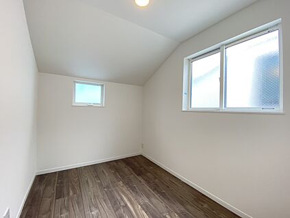 洋室　（同仕様）