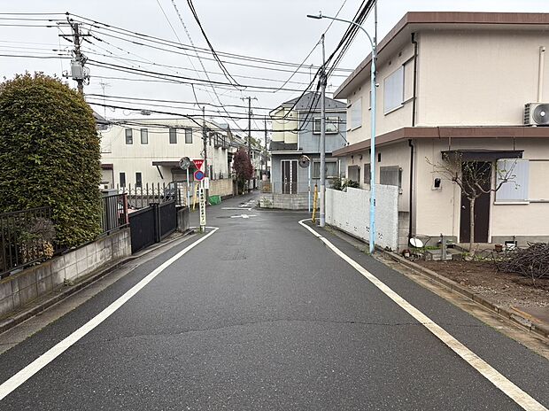 【前面道路含む現地写真】■北側 幅員約5.9m公道・私道に接道