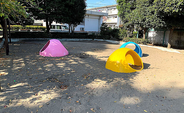 栄町北公園（約300m）