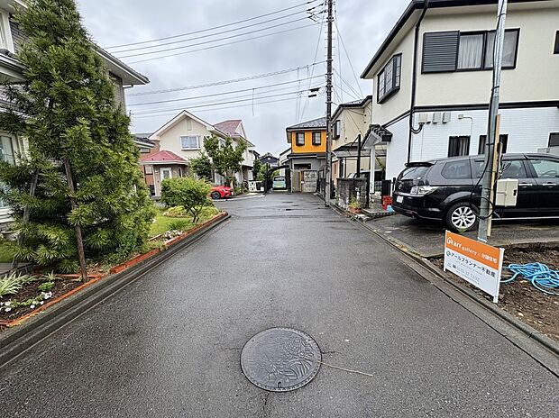 【前面道路含む現地写真】■北側 幅員約5.0m私道に接面