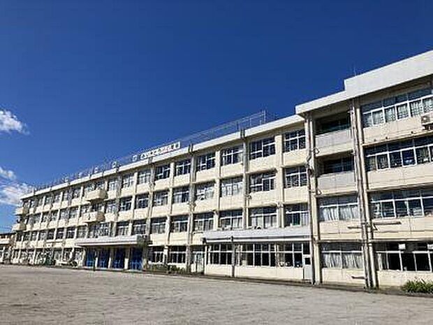 平山中学校（約950m）