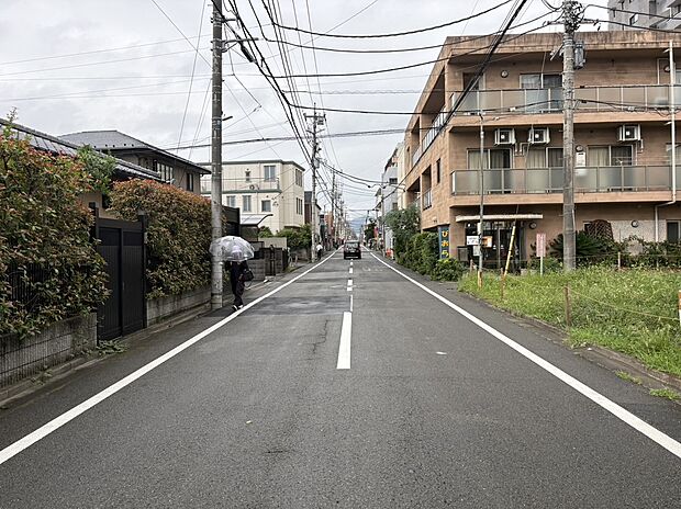 【前面道路含む現地写真】■現地（2026年8月撮影）