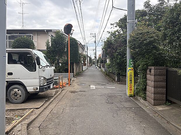 【前面道路含む現地写真】現地(2026年9月)撮影
■東側 幅員約3.6ｍ公道に接面。