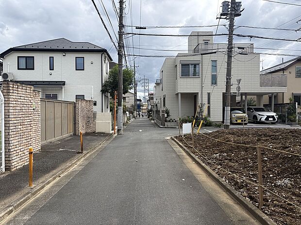 【前面道路含む現地写真】現地(2026年10月)撮影