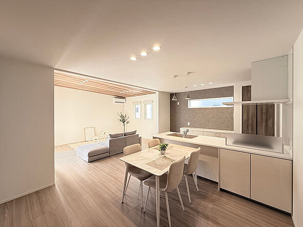 【キッチン】フラットオープンなキッチンで開放的な空間に毎日のお料理が楽しくなりますね。今夜のおかずも一品増えるかも?!