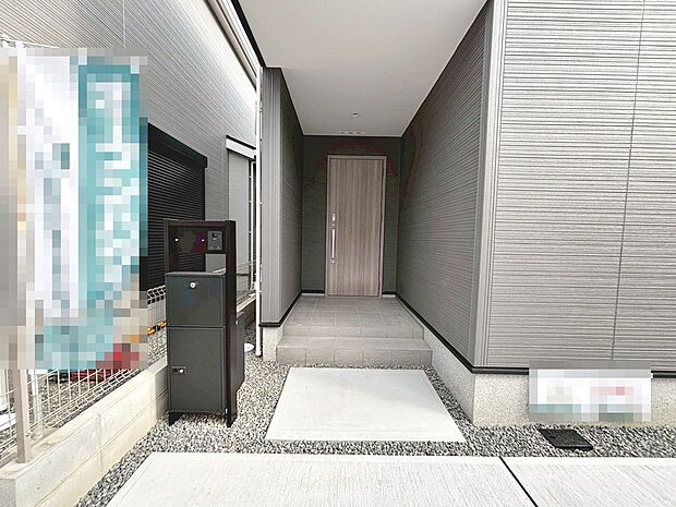 【エントランス】内覧予約は当日から承っております！お気軽にお問い合わせ下さいませ♪
