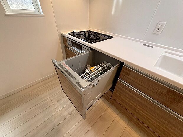 【システムキッチン(食器洗浄機付)】3口コンロでお料理のレパートリーも増えますね♪