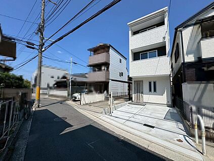前面道路を含む現地写真