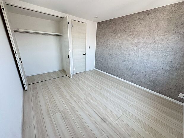 【収納】全室収納有!ハンガーパイプ付きで洋服もキレイに収納できますね♪