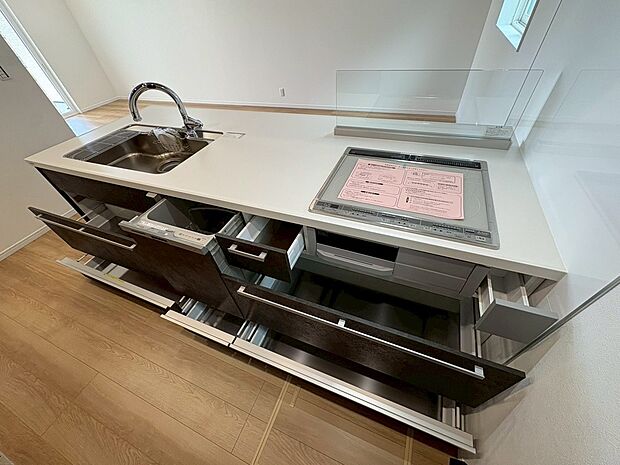 【システムキッチン】ＩＨクッキングヒーター・食器洗浄乾燥機付きの使いやすいキッチンです！