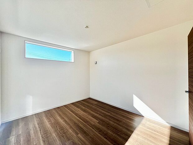 【洋室】２ＬＤＫ+ストレージルーム+ウォークインクローゼットの暮らしやすい間取りです！