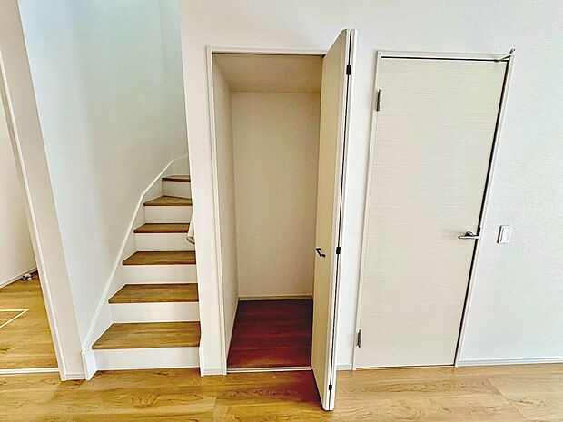 【リビング階段】家族を身近に感じるリビング階段です!