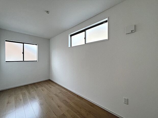 【洋室】令和8年3月完成済!いつもで内覧可能ですよ♪お気軽にお問い合わせください!