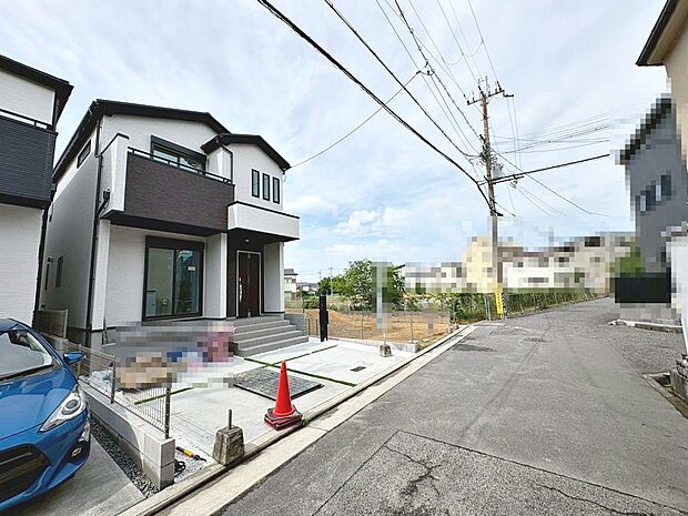 【駐車場(2号棟)】お客様にとって最良のマイホームが見つかりますよう、イエストアが全力でお手伝いさせていただきます!いつでもお気軽にお問い合わせ下さい♪