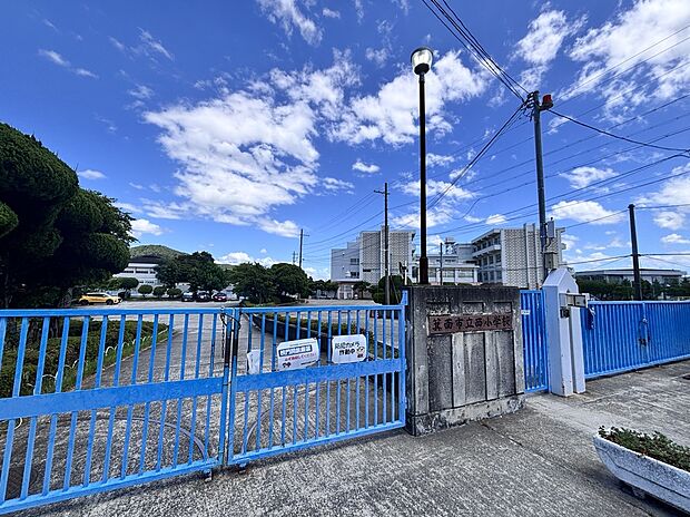市立西小学校