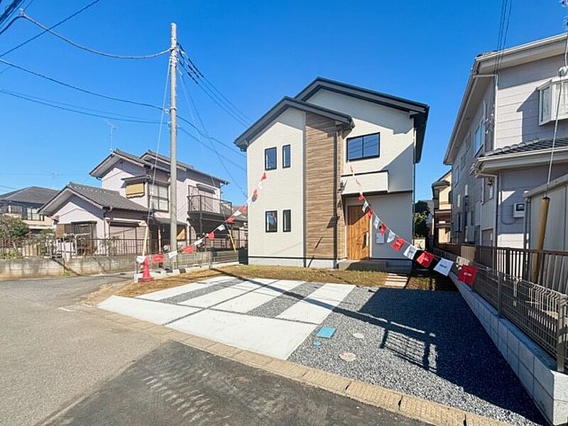 ◆外観◆車の駐車最大3台可能です♪