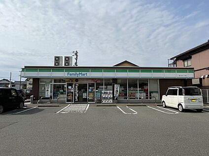 ファミリーマート福井文京6丁目店　 650ｍ(徒歩約9分)