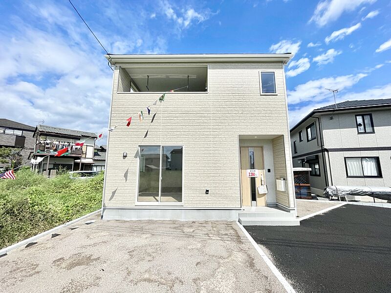 ◇外観（3号棟）｜陽だまりのリビング、家事らくキッチンのお家、ついに完成！永く住むほどに愛着を深める、味わい豊かなデザインです。完成したばかりの新築を、一度ご覧になってみませんか？