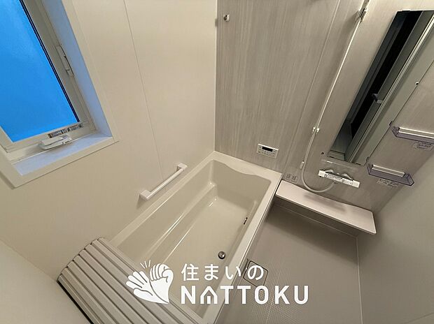 現地写真(浴室)
浴室暖房乾燥機付き。1坪タイプで広々です。