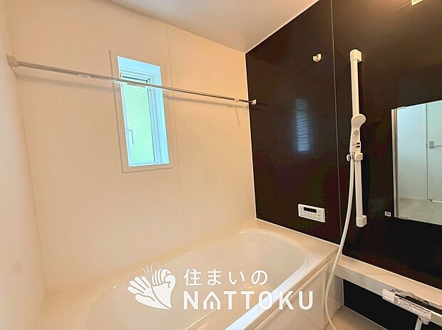 現地写真(浴室)
浴室暖房乾燥機付き。1坪タイプで広々です。