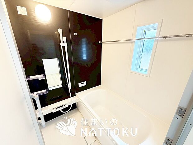 現地写真(浴室)
浴室暖房乾燥機付き。1坪タイプで広々です。