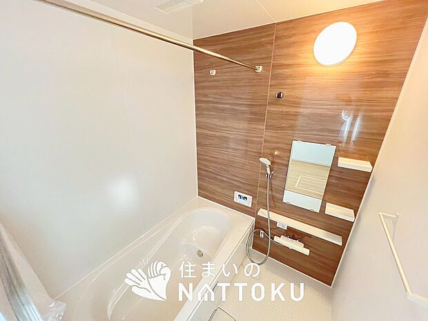 現地写真(浴室)
浴室暖房乾燥機付き。1坪タイプで広々です。