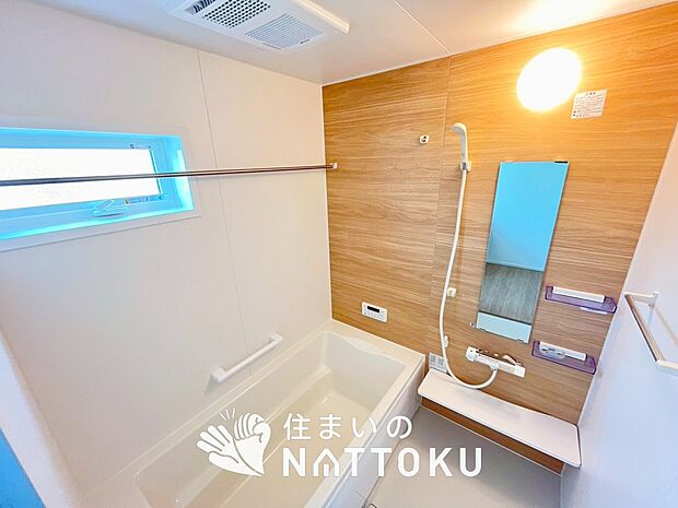 現地写真(浴室)
浴室暖房乾燥機付き。1坪タイプで広々です。