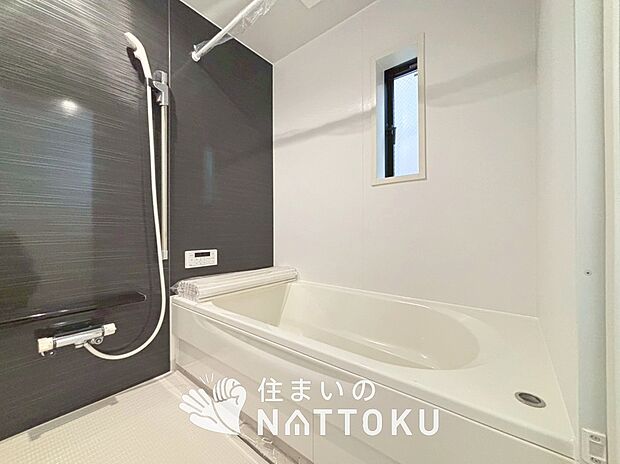 現地写真(浴室)
浴室暖房乾燥機付き。1坪タイプで広々です。