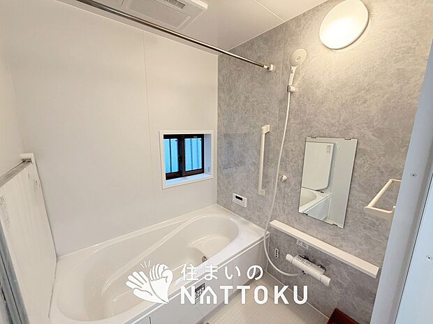 現地写真(浴室)
浴室暖房乾燥機付き。1坪タイプで広々です。