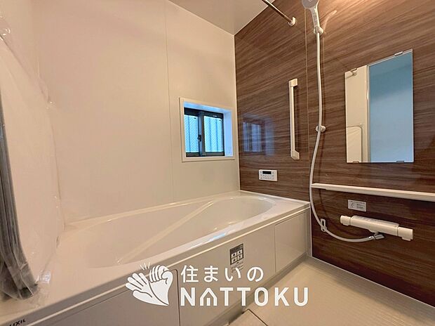 現地写真(浴室)
浴室暖房乾燥機付き。1坪タイプで広々です。