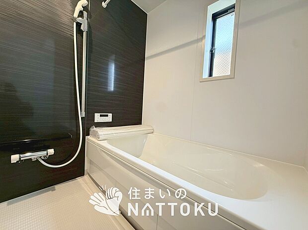 現地写真（浴室）
浴室暖房乾燥機付き。１坪タイプで広々です。