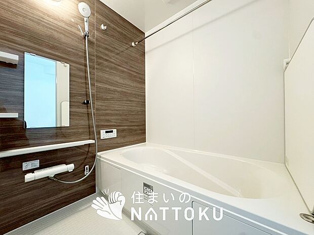 現地写真(浴室)
浴室暖房乾燥機付き。1坪タイプで広々です。